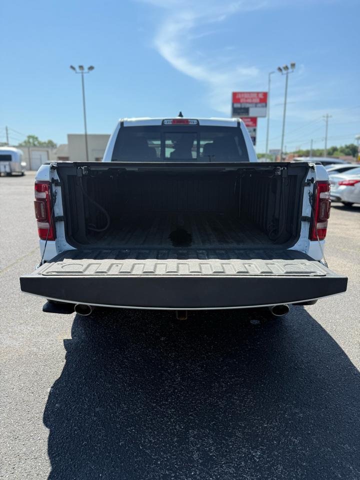 RAM 1500 Laramie 4x4 Crew Cab 5'7" Box 2022