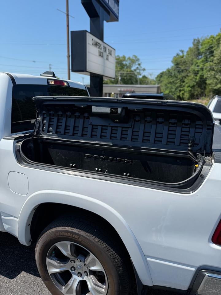 RAM 1500 Laramie 4x4 Crew Cab 5'7" Box 2022