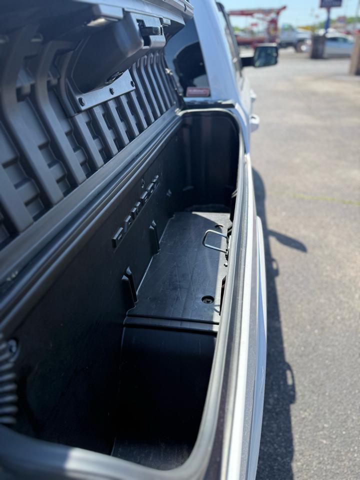 RAM 1500 Laramie 4x4 Crew Cab 5'7" Box 2022