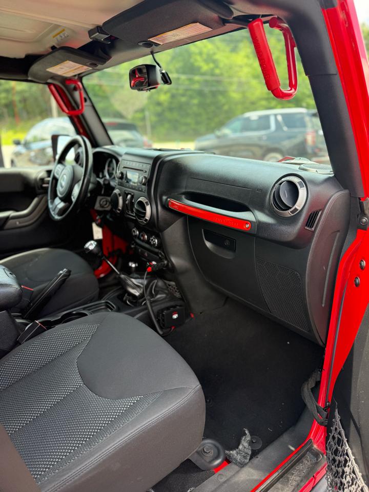 Jeep Wrangler Unlimited 4WD 4dr Black Bear *Ltd Avail* 2016