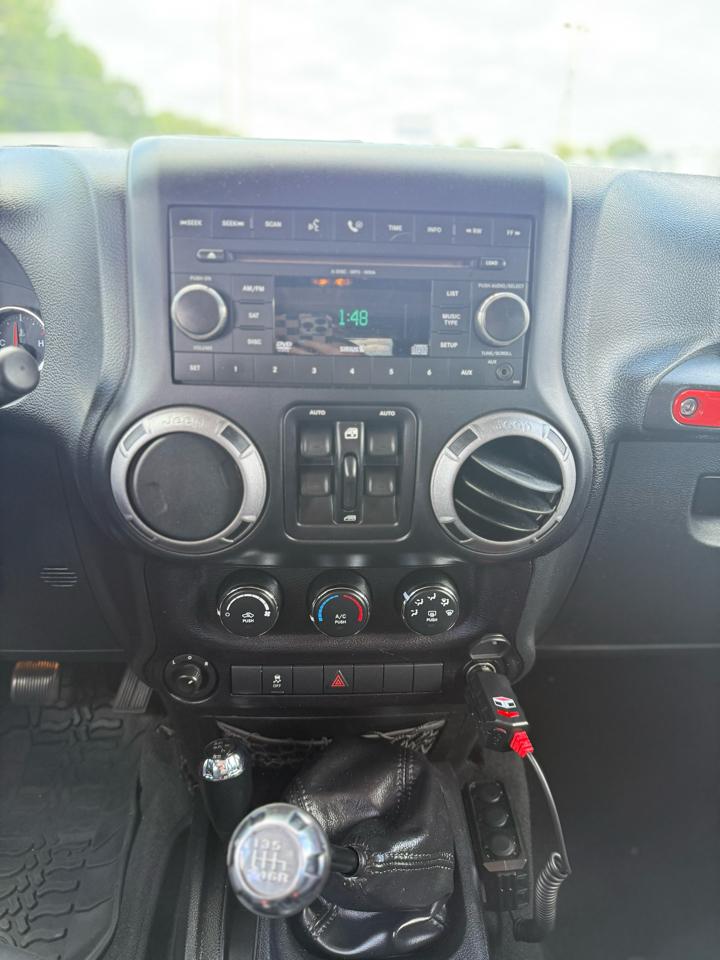 Jeep Wrangler Unlimited 4WD 4dr Black Bear *Ltd Avail* 2016