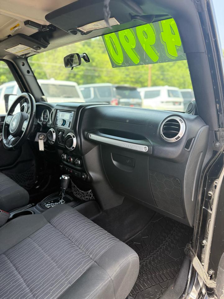 Jeep Wrangler Unlimited 4WD 4dr Rubicon 2012