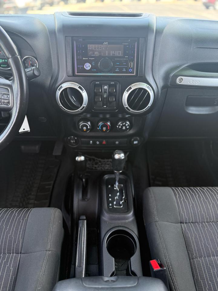 Jeep Wrangler Unlimited 4WD 4dr Rubicon 2012