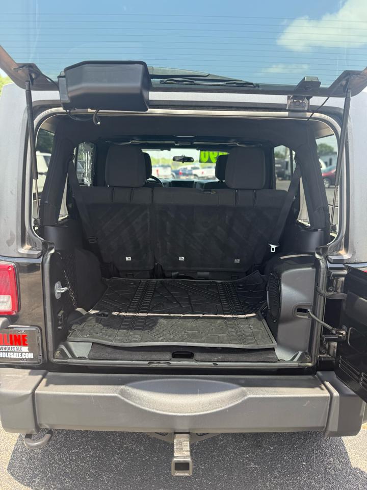 Jeep Wrangler Unlimited 4WD 4dr Rubicon 2012