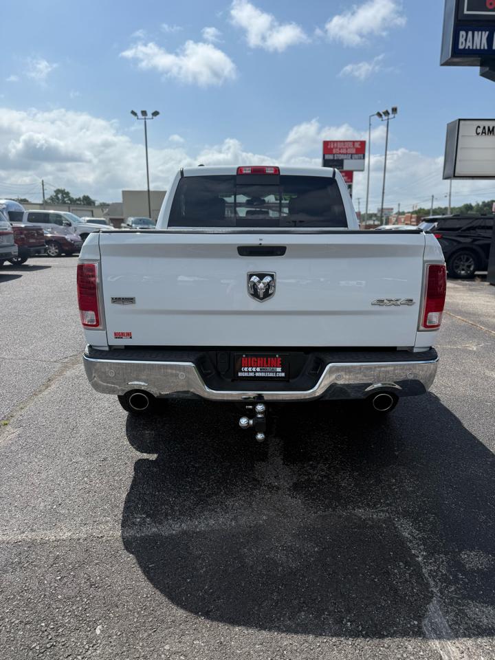 RAM 1500 4WD Crew Cab 140.5" Laramie 2015
