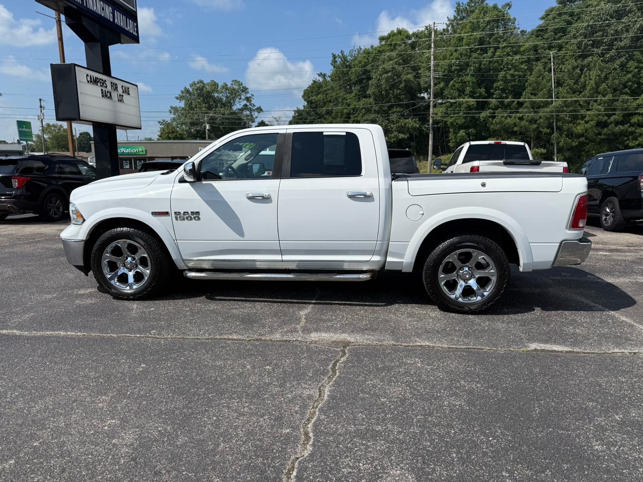 RAM 1500 4WD Crew Cab 140.5" Laramie 2015