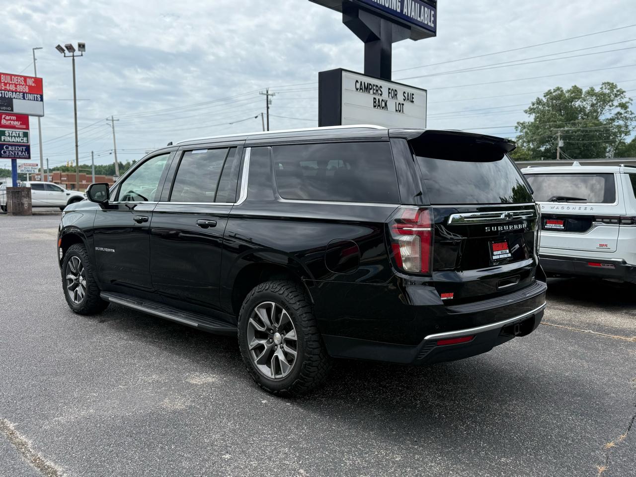 Chevrolet Suburban 4WD 4dr LT 2022