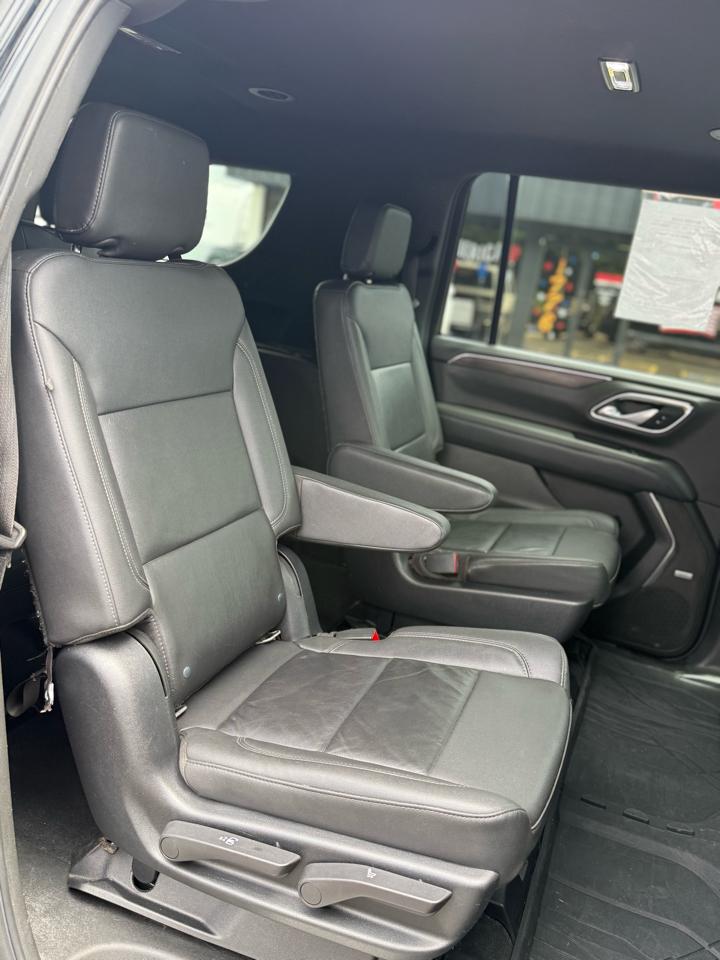 Chevrolet Suburban 4WD 4dr LT 2022