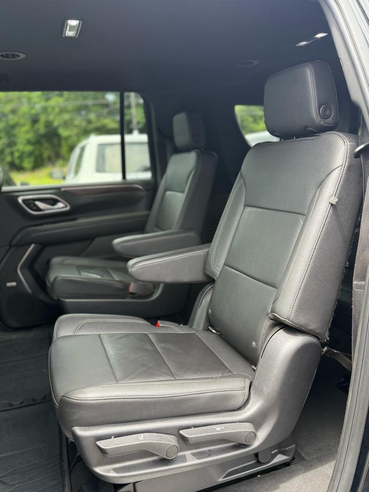 Chevrolet Suburban 4WD 4dr LT 2022