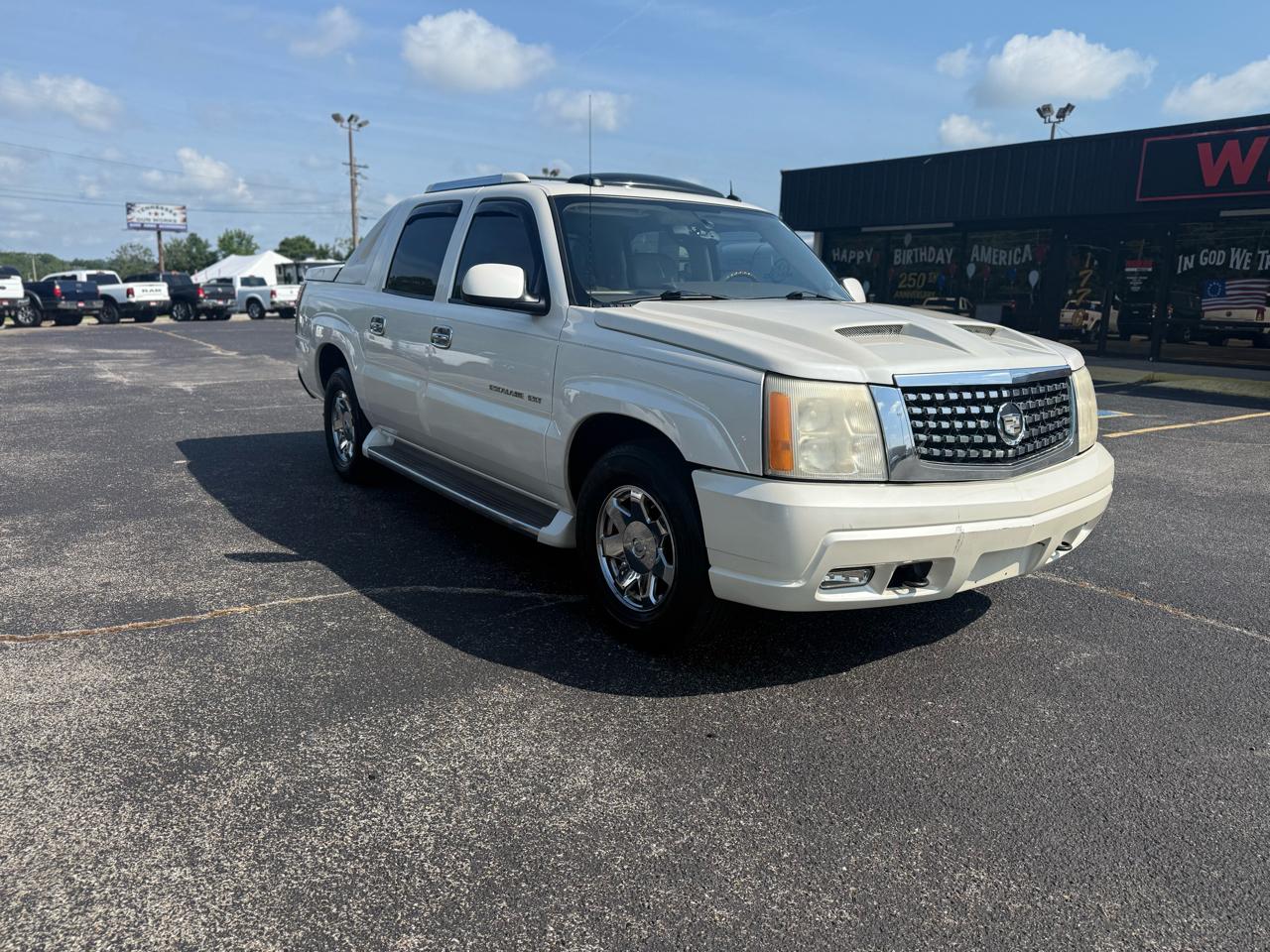 Used Car 2005 Cadillac Escalade Ext  4dr Awd For Sale Under $10,000 In Dickson, Tennessee