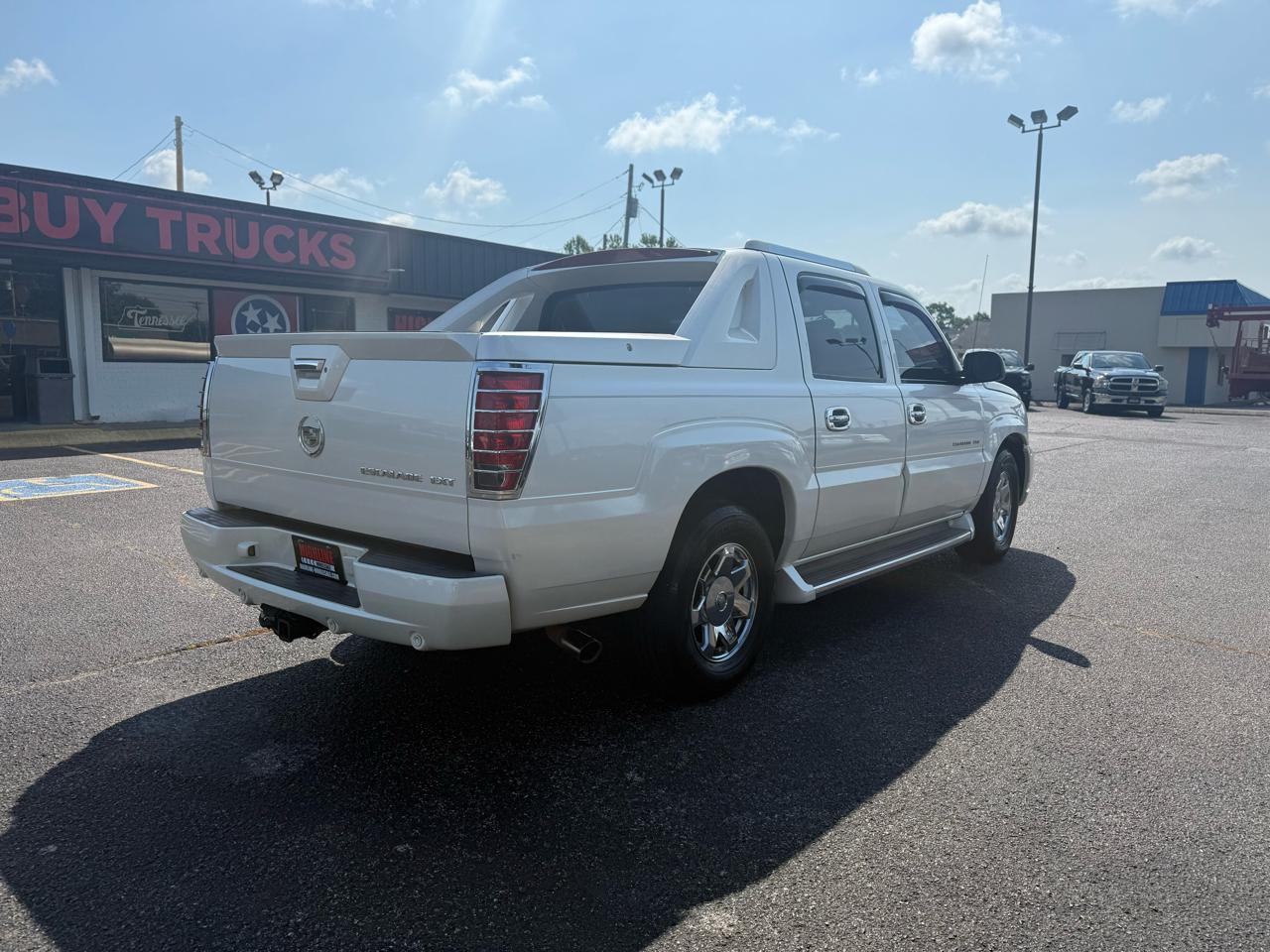 Used Car 2005 Cadillac Escalade Ext  4dr Awd For Sale Under $10,000 In Dickson, Tennessee