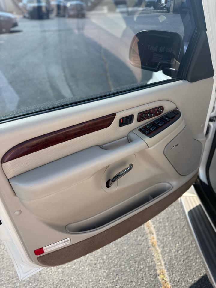 Used Car 2005 Cadillac Escalade Ext  4dr Awd For Sale Under $10,000 In Dickson, Tennessee