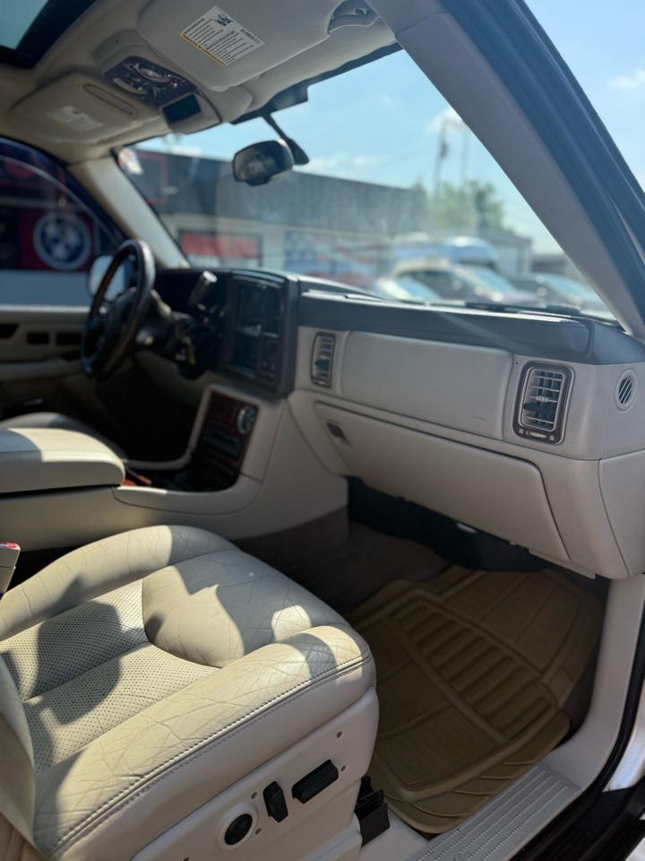 Used Car 2005 Cadillac Escalade Ext  4dr Awd For Sale Under $10,000 In Dickson, Tennessee