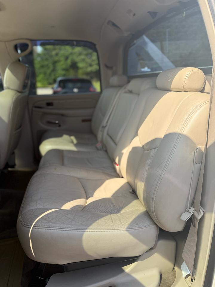 Used Car 2005 Cadillac Escalade Ext  4dr Awd For Sale Under $10,000 In Dickson, Tennessee