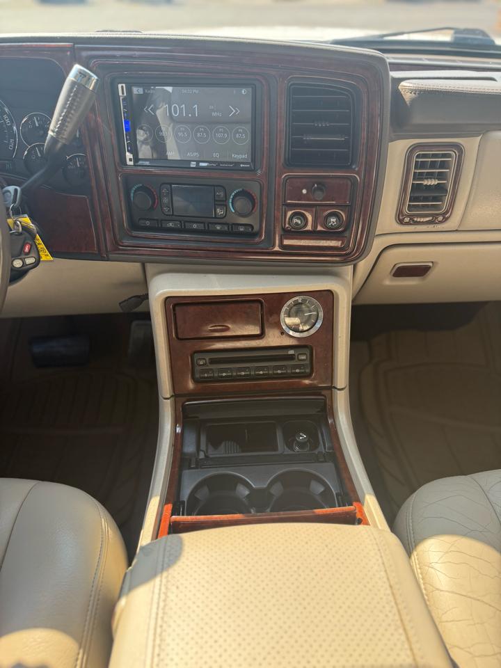 Used Car 2005 Cadillac Escalade Ext  4dr Awd For Sale Under $10,000 In Dickson, Tennessee