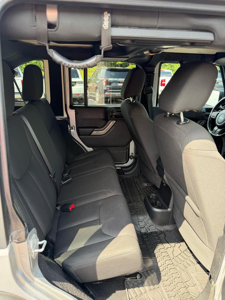 Jeep Wrangler Unlimited 4WD 4dr Willys Wheeler 2015