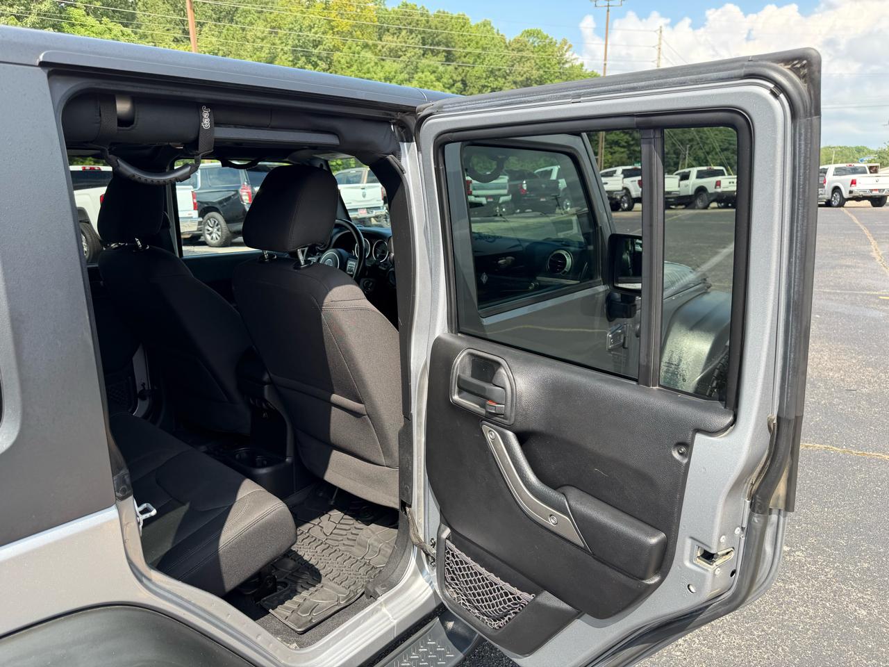 Jeep Wrangler Unlimited 4WD 4dr Willys Wheeler 2015