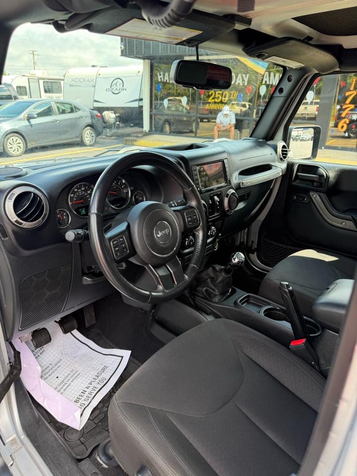 Jeep Wrangler Unlimited 4WD 4dr Willys Wheeler 2015