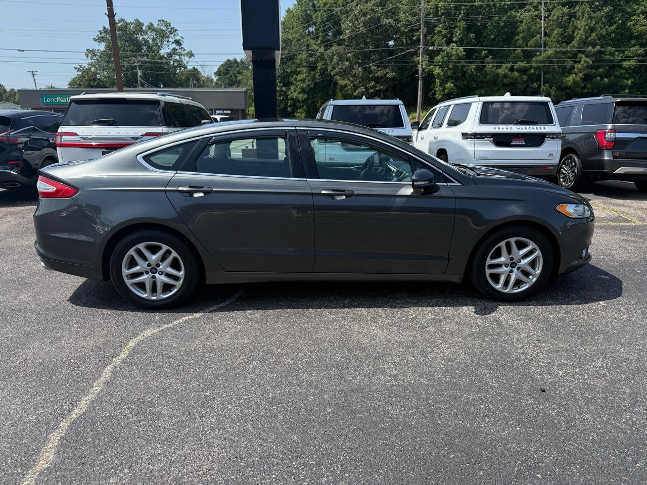 Ford Fusion 4dr Sdn SE FWD 2016