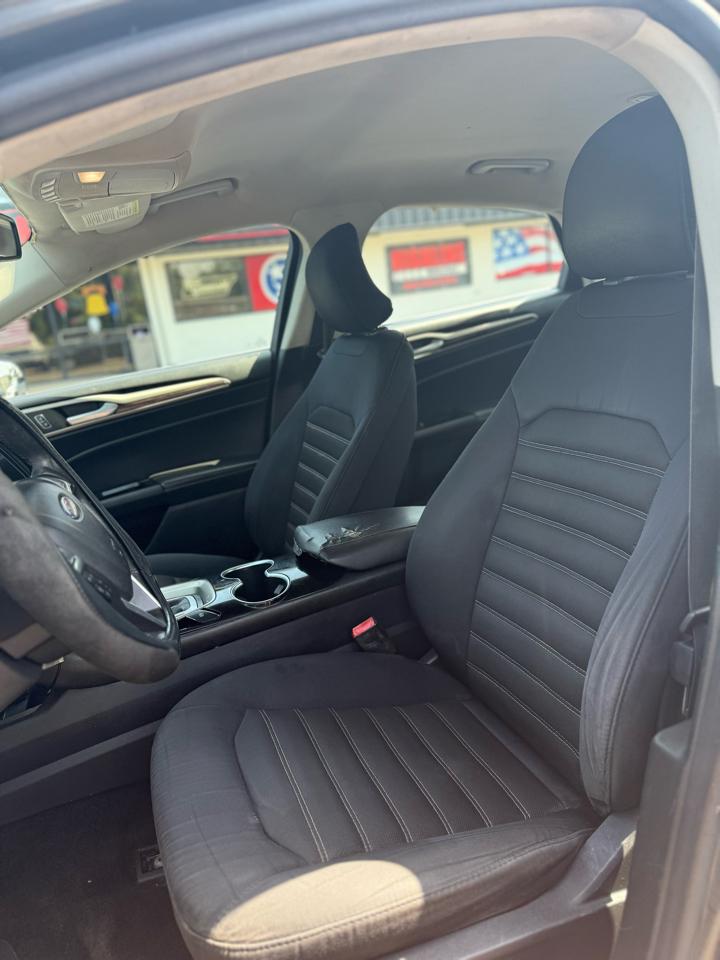 Ford Fusion 4dr Sdn SE FWD 2016