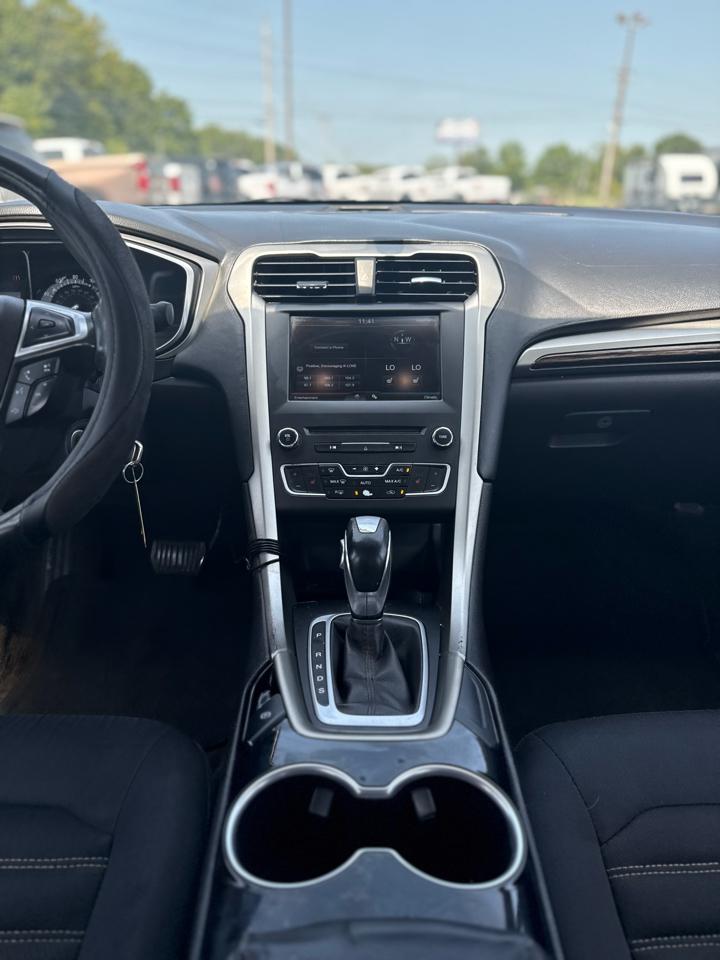 Ford Fusion 4dr Sdn SE FWD 2016