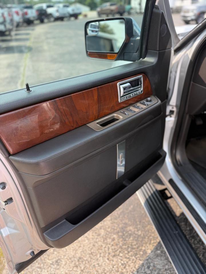 Lincoln Navigator 2WD 4dr 2012