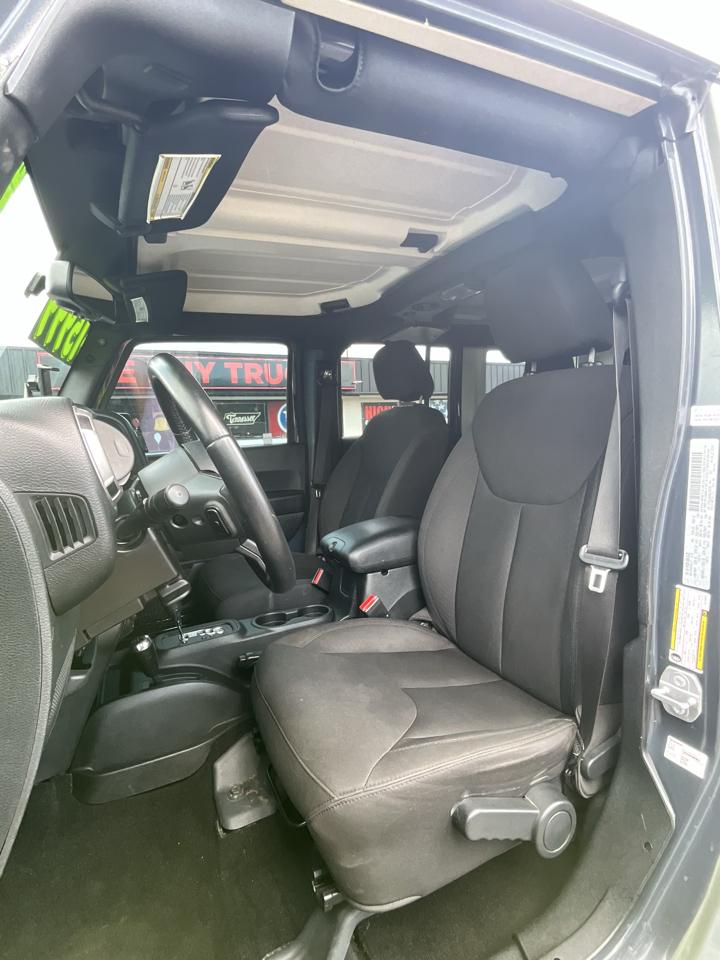 Jeep Wrangler Unlimited 4WD 4dr Sport 2016