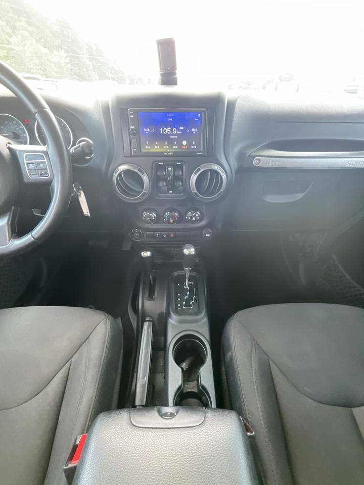 Jeep Wrangler Unlimited 4WD 4dr Sport 2016