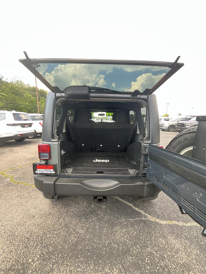 Jeep Wrangler Unlimited 4WD 4dr Sport 2016