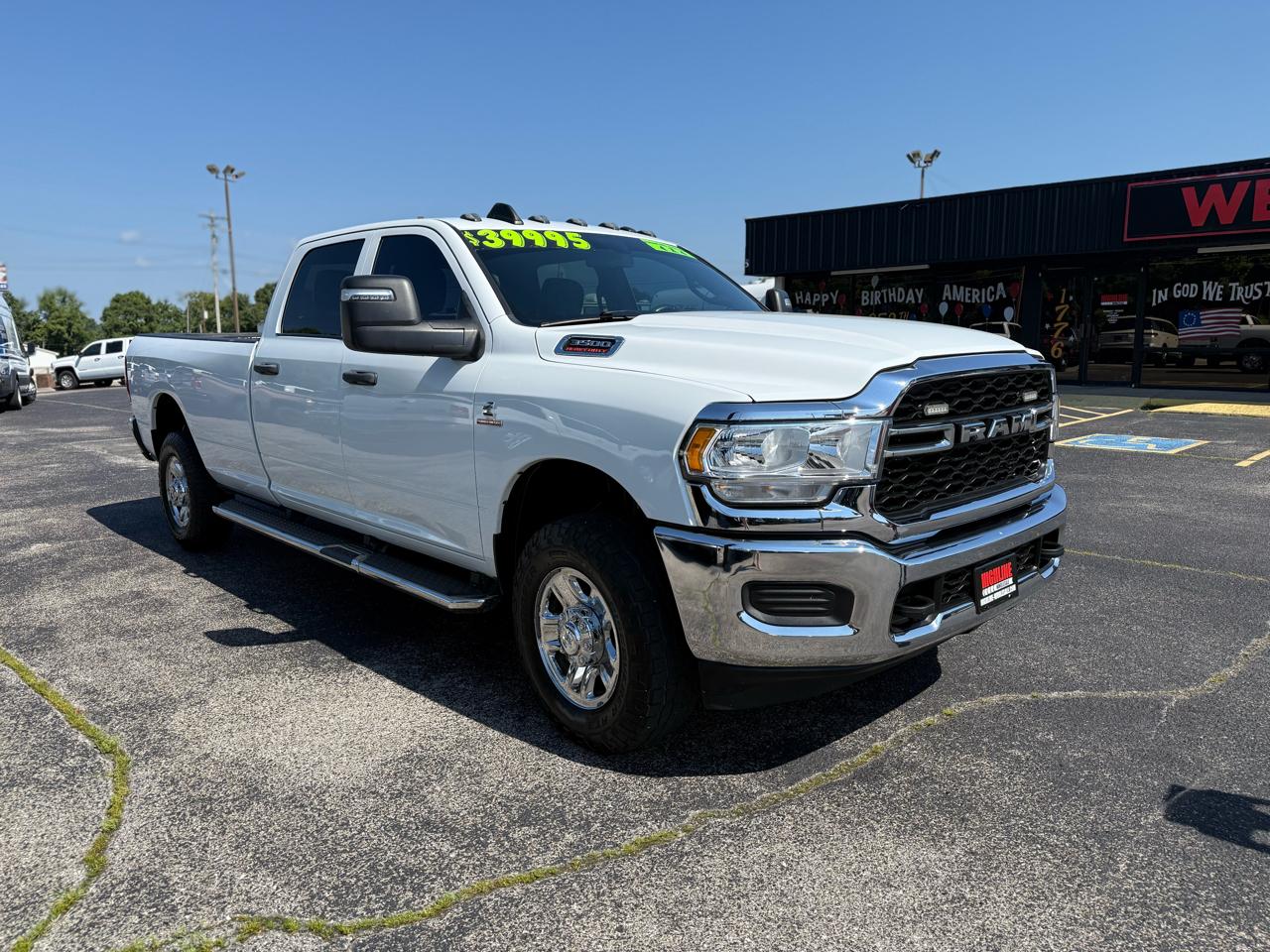 RAM 3500 Tradesman 4x4 Crew Cab 8' Box 2023