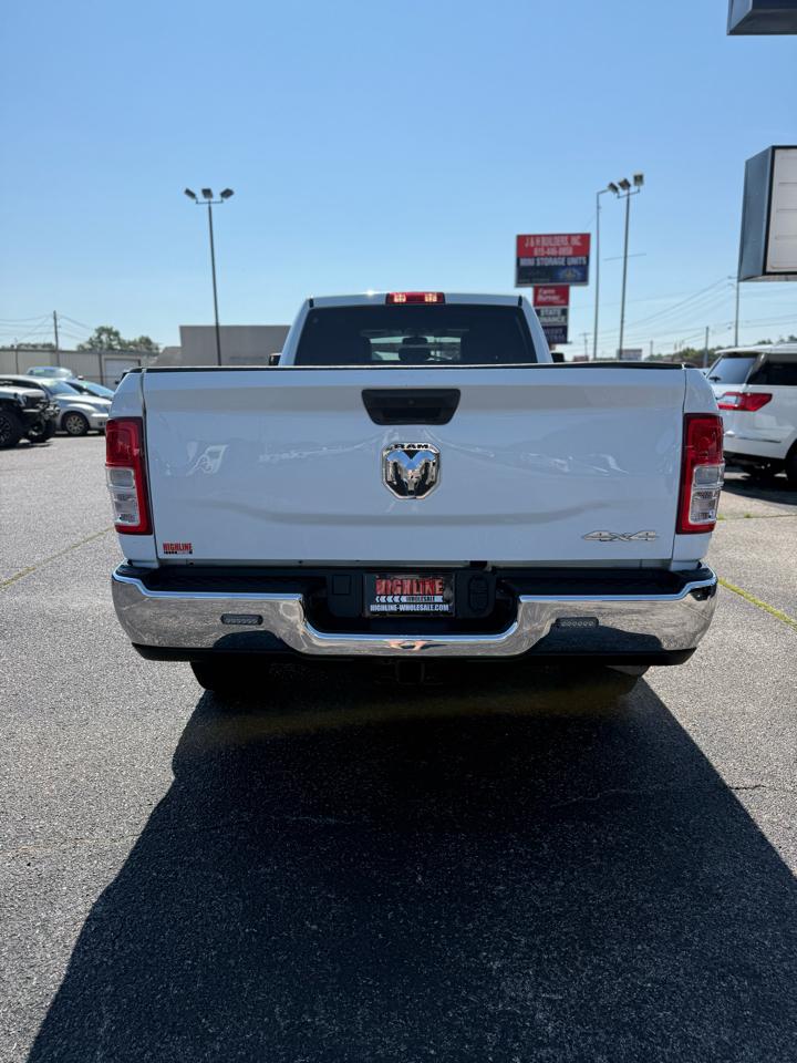 RAM 3500 Tradesman 4x4 Crew Cab 8' Box 2023