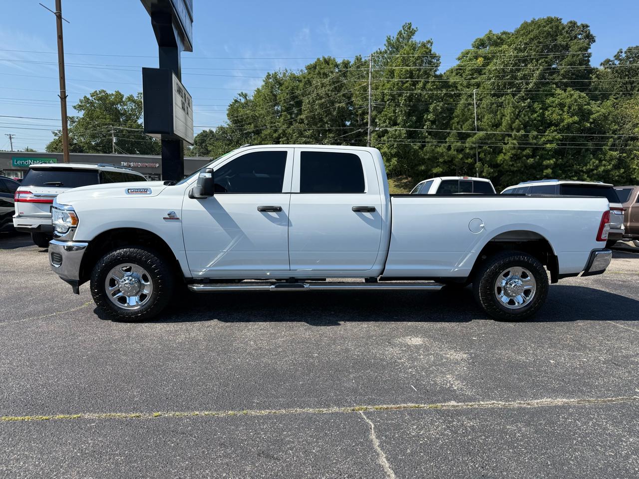 RAM 3500 Tradesman 4x4 Crew Cab 8' Box 2023
