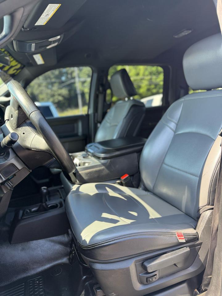 RAM 3500 Tradesman 4x4 Crew Cab 8' Box 2023