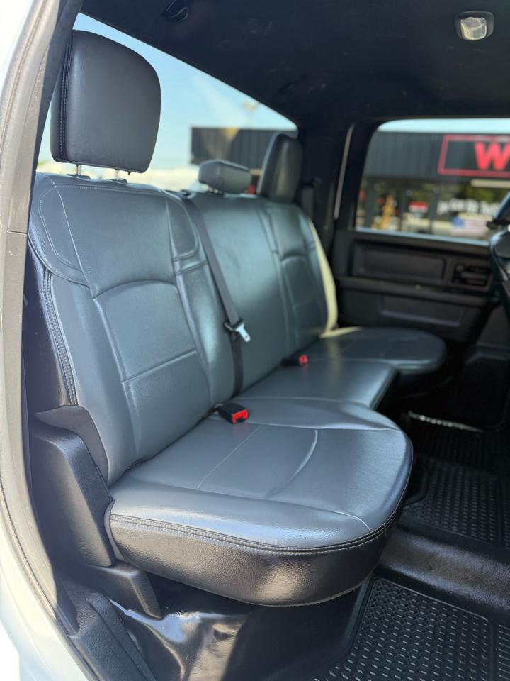 RAM 3500 Tradesman 4x4 Crew Cab 8' Box 2023