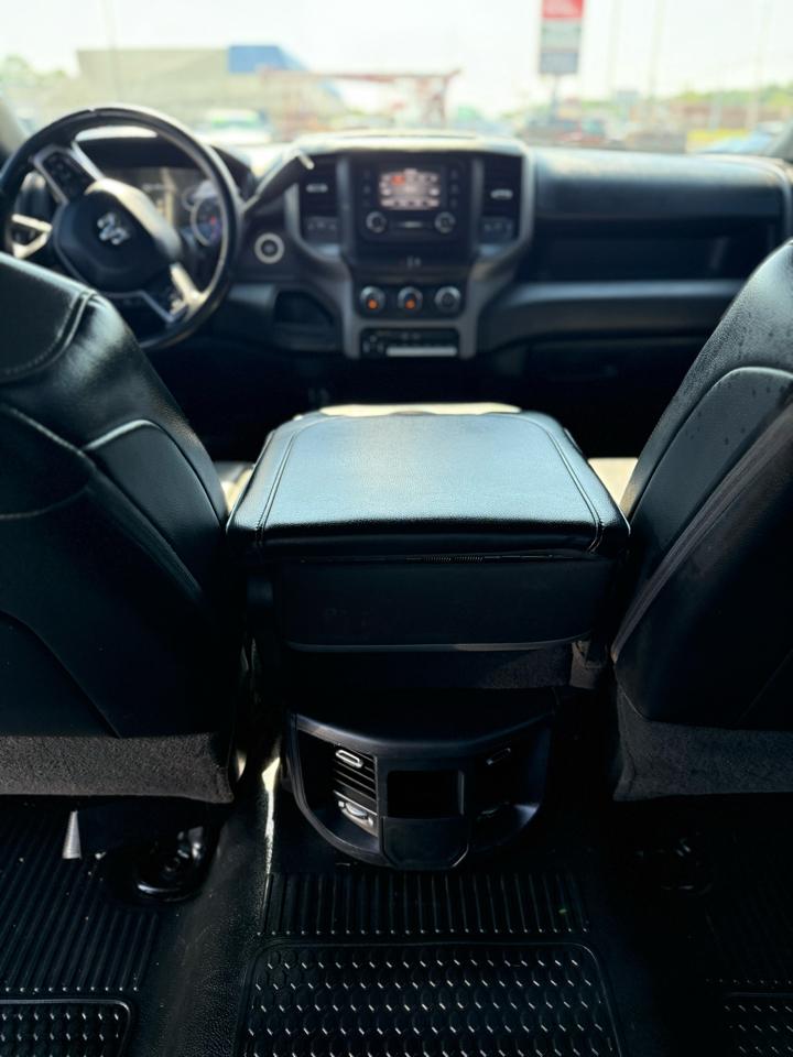 RAM 3500 Tradesman 4x4 Crew Cab 8' Box 2023