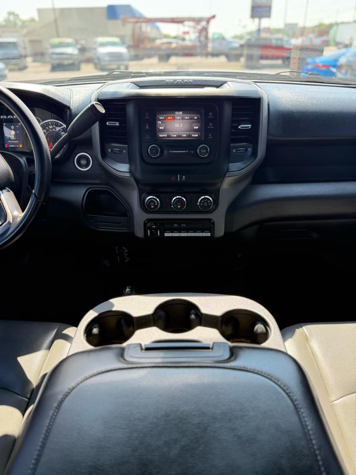RAM 3500 Tradesman 4x4 Crew Cab 8' Box 2023