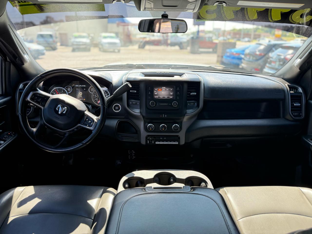 RAM 3500 Tradesman 4x4 Crew Cab 8' Box 2023