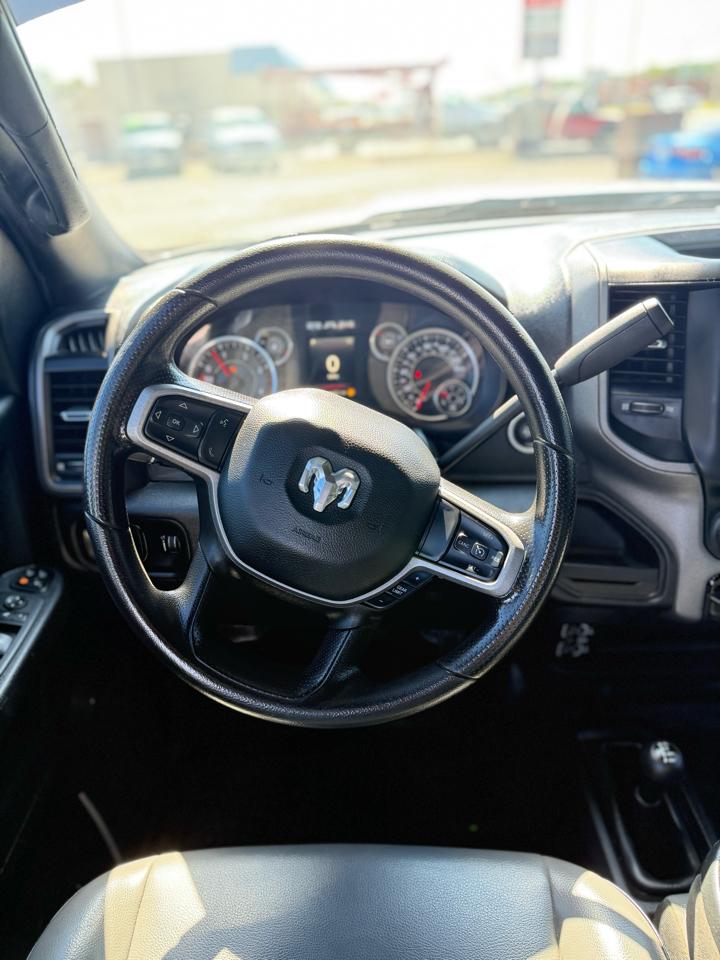RAM 3500 Tradesman 4x4 Crew Cab 8' Box 2023
