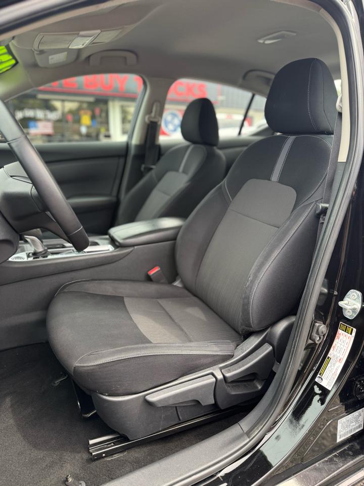 Nissan Sentra SV CVT 2021