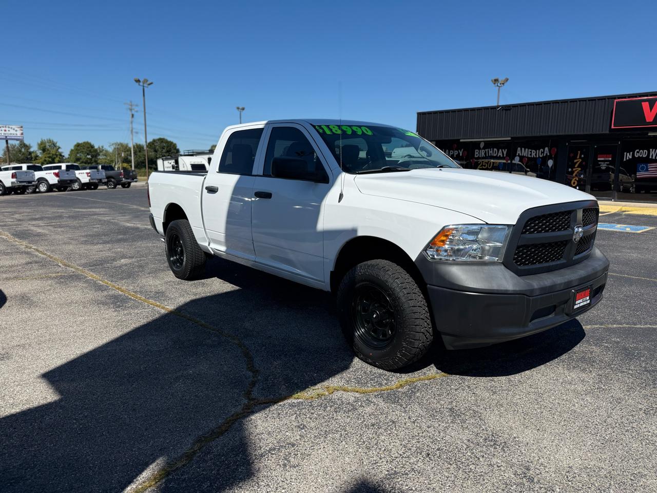 RAM 1500 Classic Tradesman 4x4 Crew Cab 5'7" Box 2019