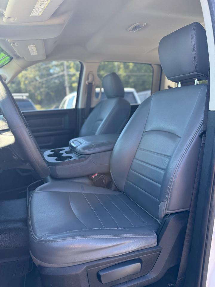 RAM 1500 Classic Tradesman 4x4 Crew Cab 5'7" Box 2019