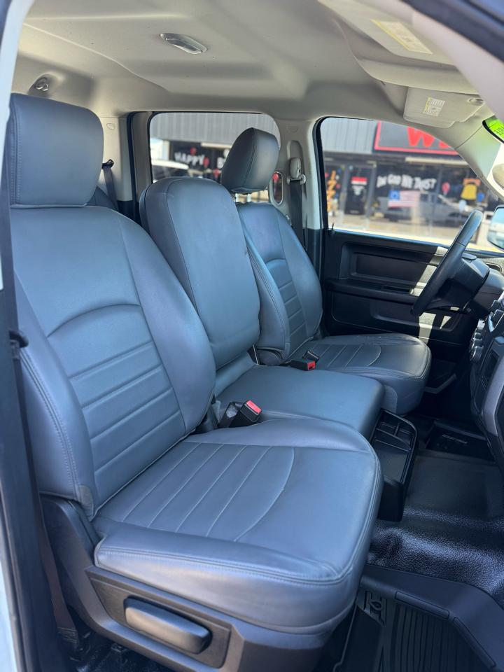 RAM 1500 Classic Tradesman 4x4 Crew Cab 5'7" Box 2019