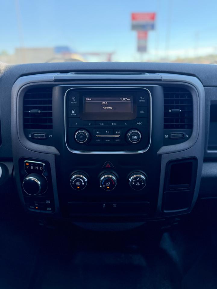 RAM 1500 Classic Tradesman 4x4 Crew Cab 5'7" Box 2019