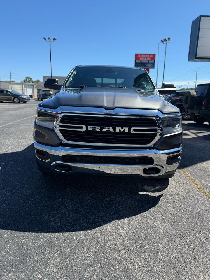 RAM 1500 Big Horn 4x4 Crew Cab 5'7" Box 2020