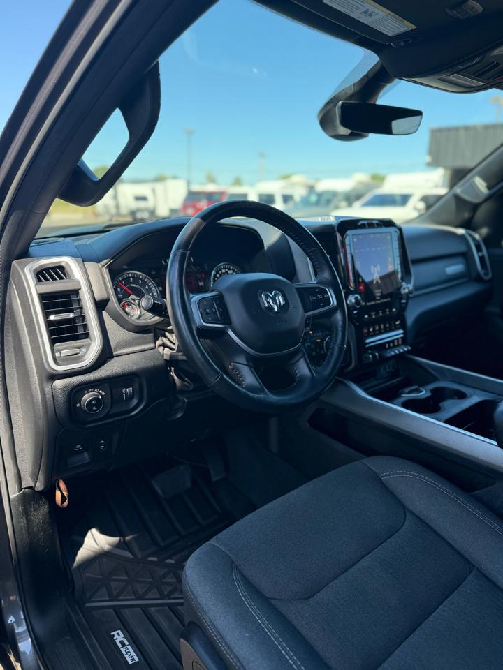 RAM 1500 Big Horn 4x4 Crew Cab 5'7" Box 2020