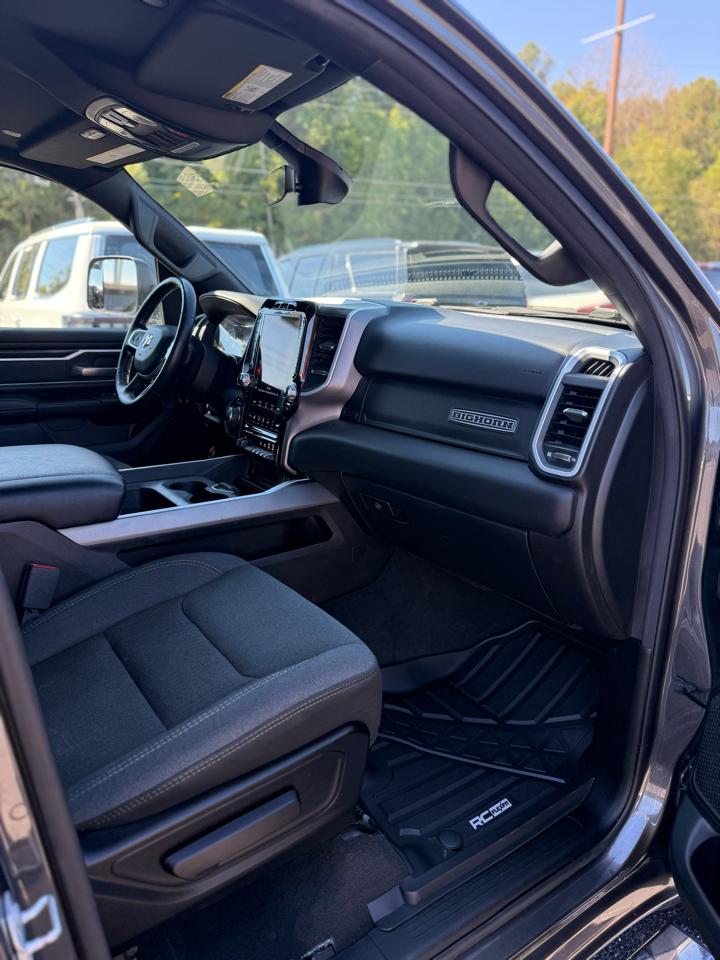 RAM 1500 Big Horn 4x4 Crew Cab 5'7" Box 2020