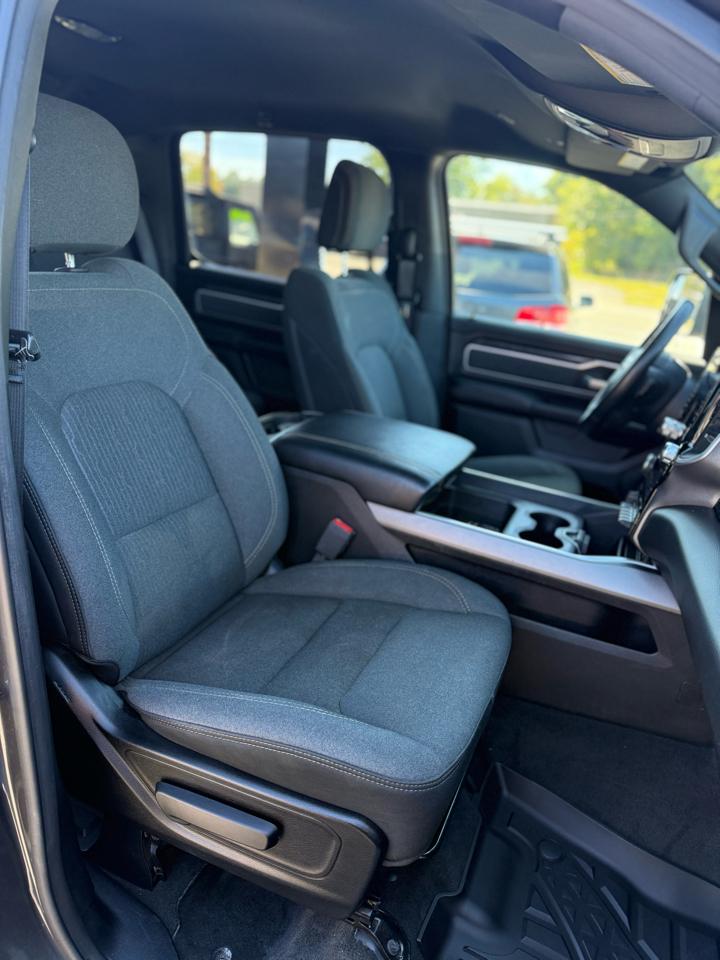 RAM 1500 Big Horn 4x4 Crew Cab 5'7" Box 2020