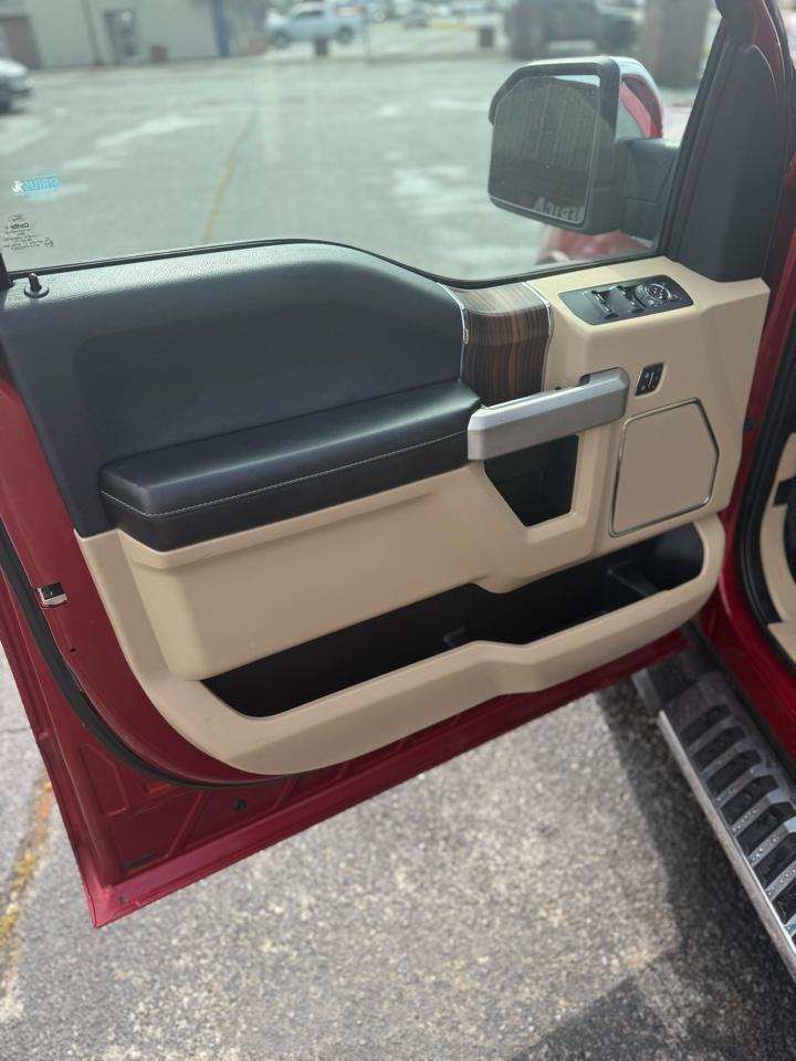 Ford F-150 4WD SuperCrew 145" Lariat 2015
