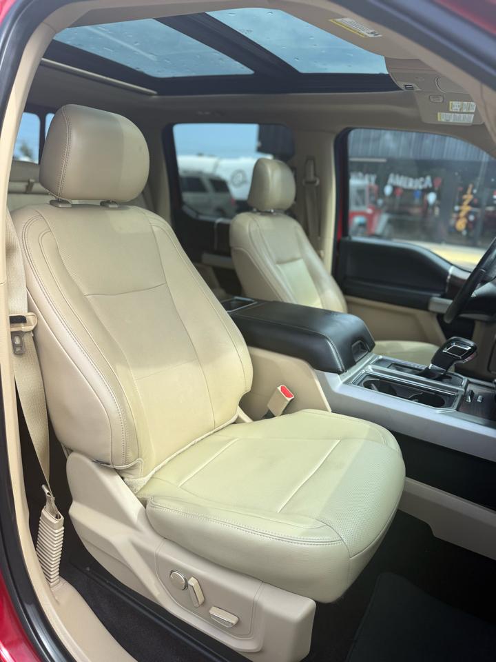 Ford F-150 4WD SuperCrew 145" Lariat 2015