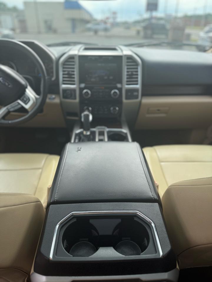 Ford F-150 4WD SuperCrew 145" Lariat 2015